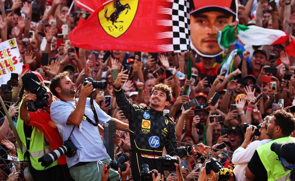 FOTO: El triunfo de Leclerc desató la gran pasión de los italianos por Ferrari, en Monza