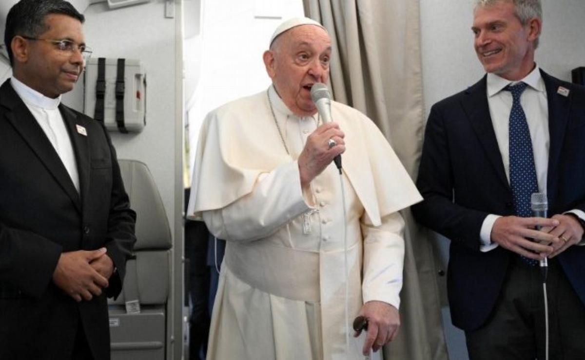 FOTO: El Papa Francisco inició el viaje más largo de su pontificado (Foto: Vatican News).