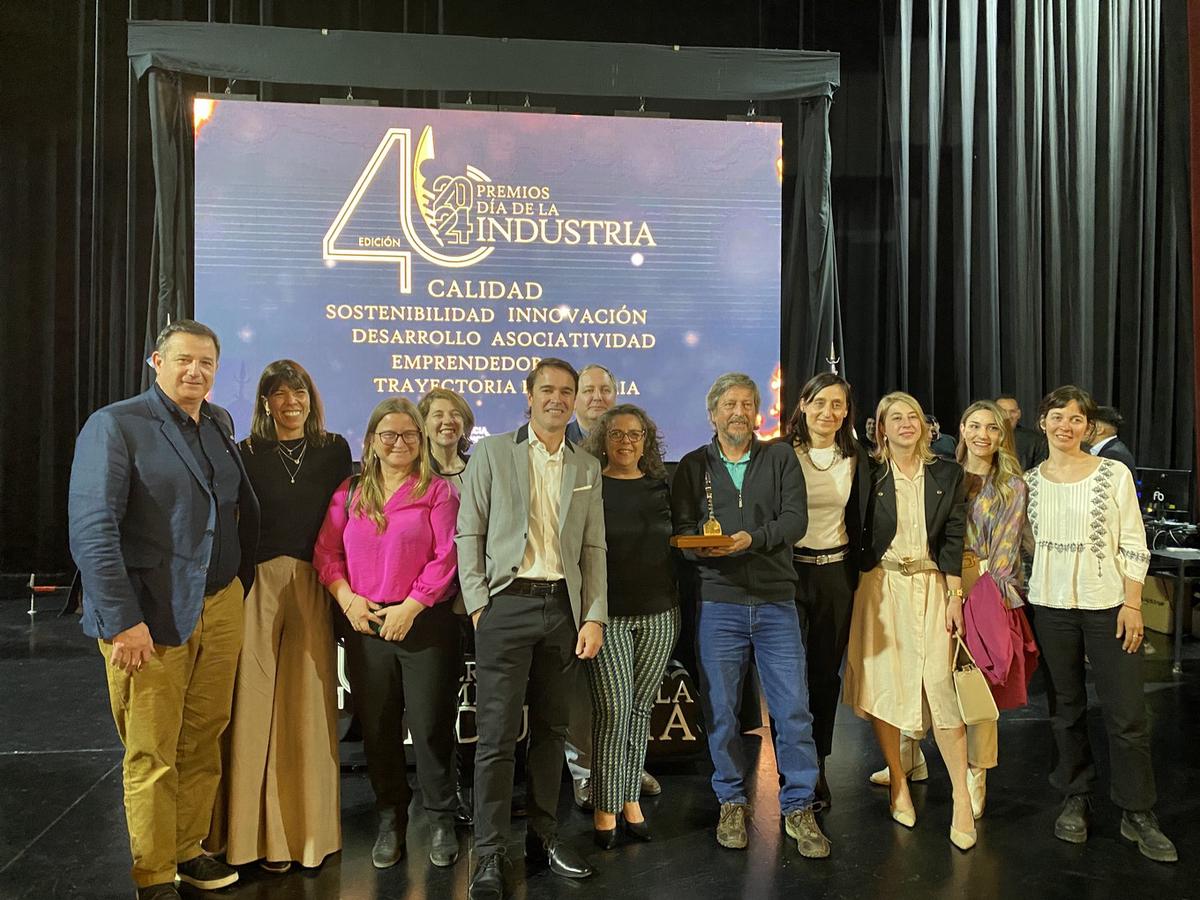 FOTO: Grupo Codeiro y UCC, reconocidos por la conservación de la peperina.