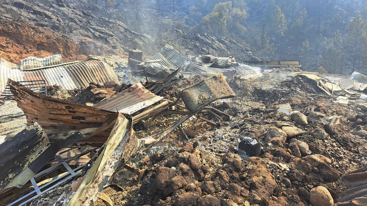 FOTO: El fuego devoró por completo una casa en El Durazno.