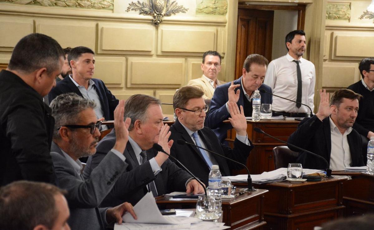 FOTO: Media sanción al proyecto de reforma jubilatoria en la Legislatura de Santa Fe.